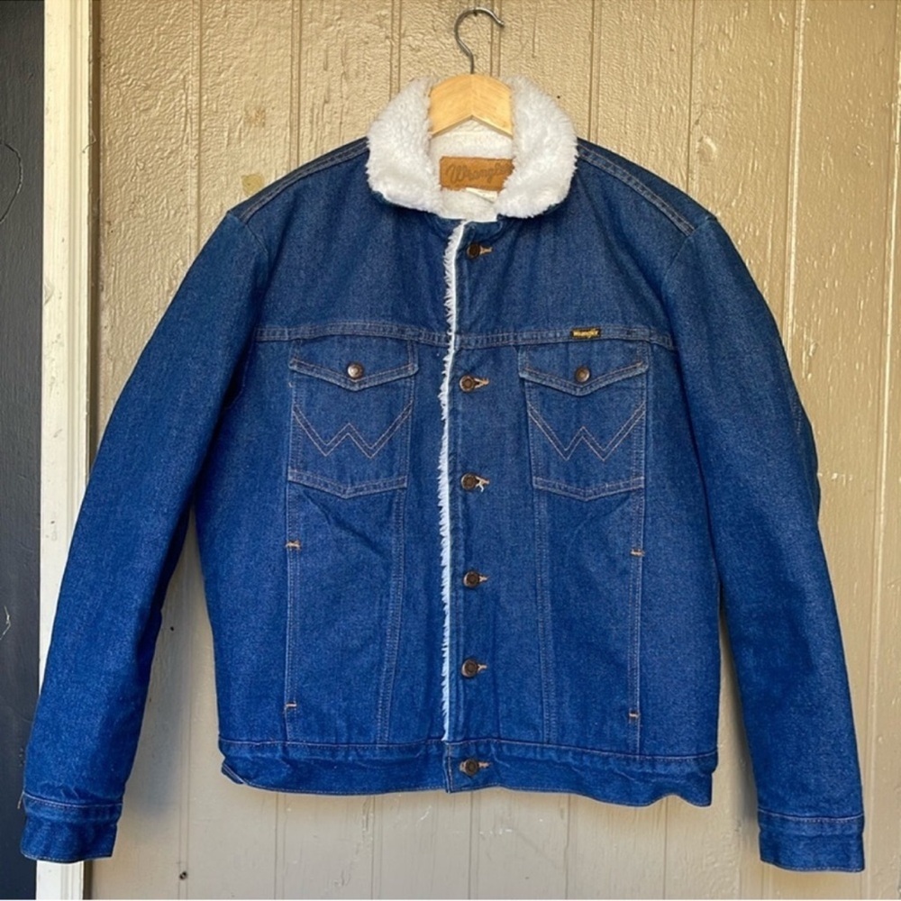 Wrangler vintage Men's Blue Denim Jacket with White Sherpa Lining